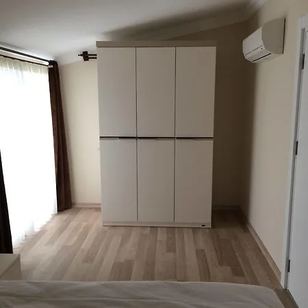 דירה Riva House